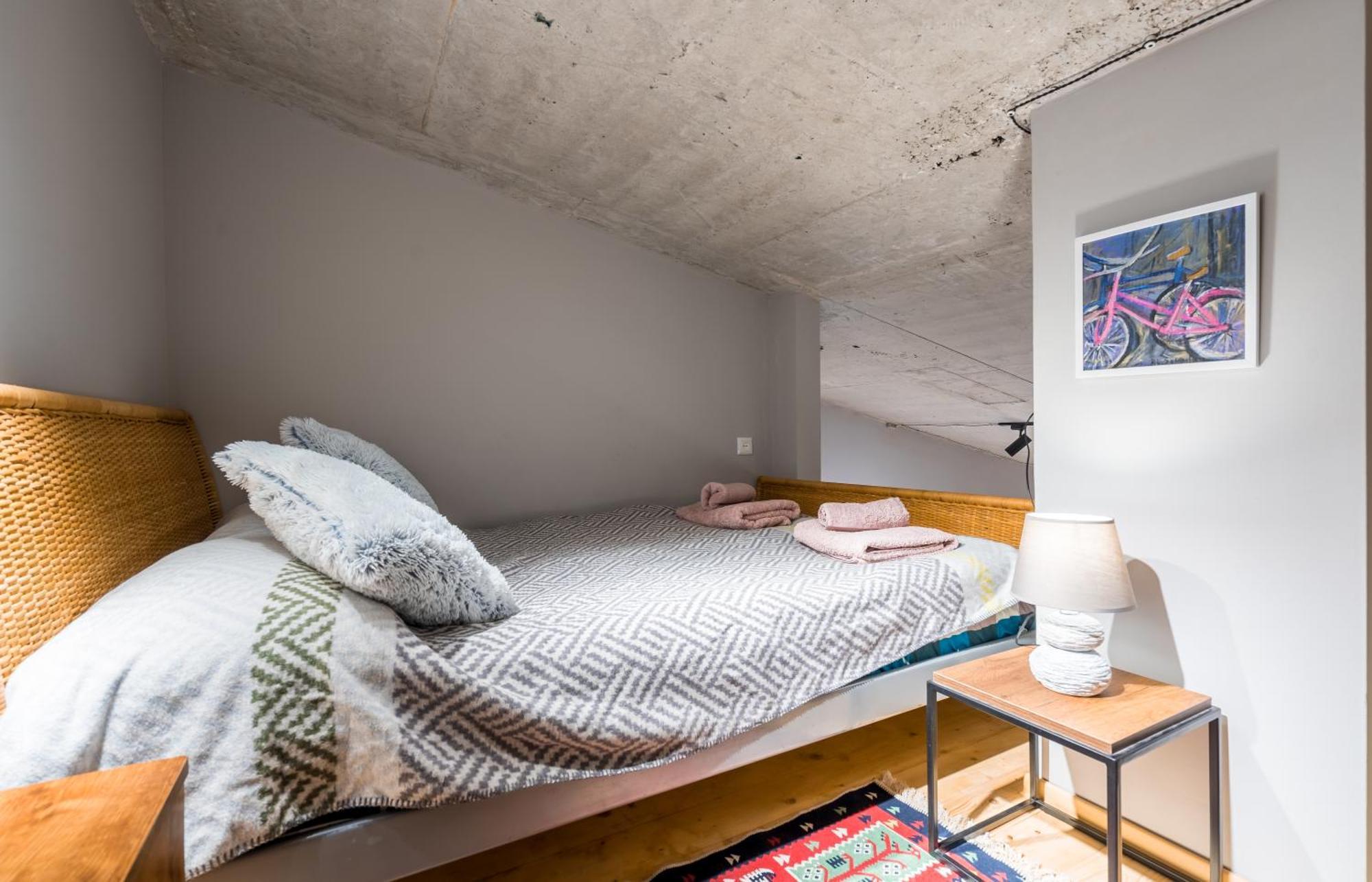 Roshka 2 Bd 501 Apartment