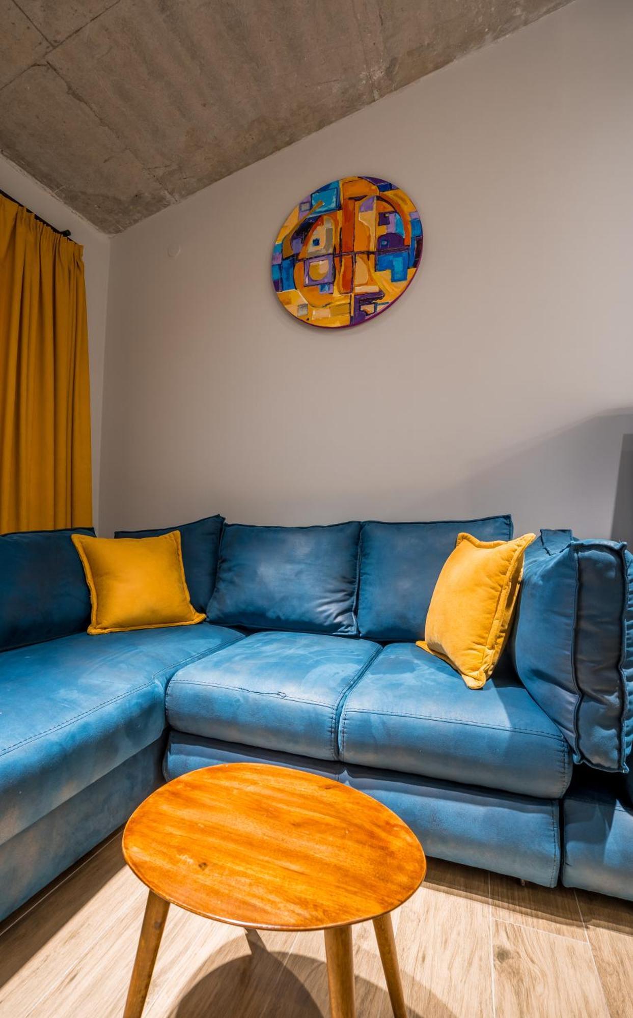 Roshka 2 Bd 501 Apartment *